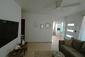 For Rent: $1,700 (2 beds, 1 baths, 1100 Square Feet)