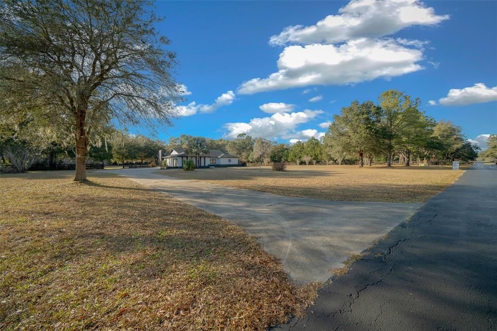 For Sale: $665,000 (3 beds, 3 baths, 3017 Square Feet)