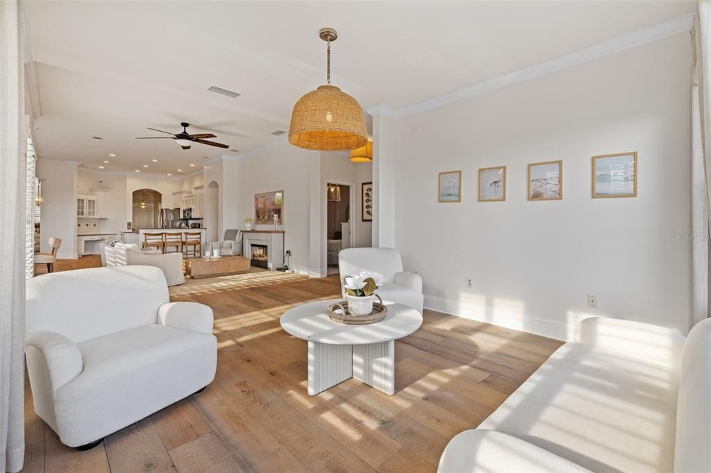 合同活跃: $1,030,000 (4 贝兹, 3 浴室, 2540 平方英尺)