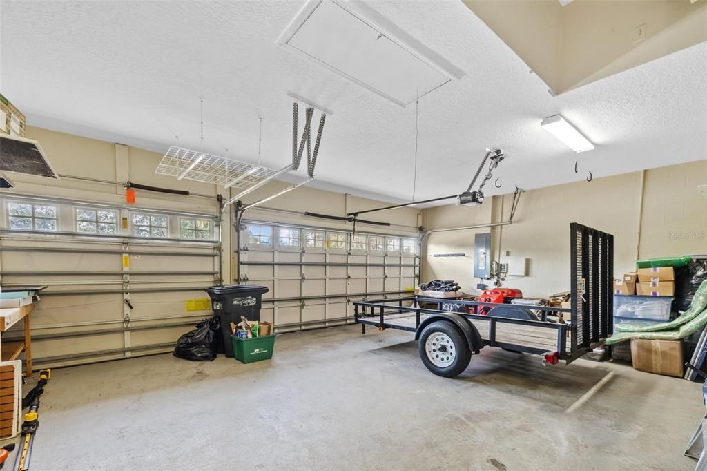 合同活跃: $1,030,000 (4 贝兹, 3 浴室, 2540 平方英尺)