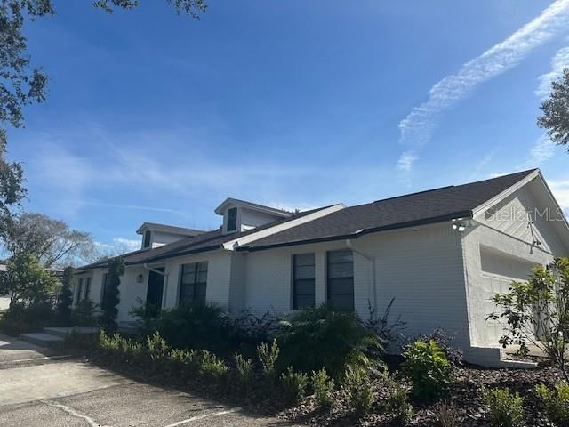 Recently Rented: $4,800 (4 beds, 2 baths, 2627 Square Feet)