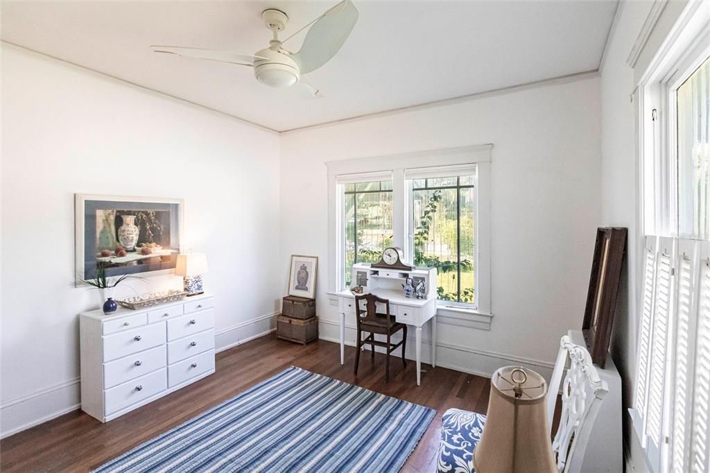 Active With Contract: $339,000 (3 beds, 2 baths, 1462 Square Feet)