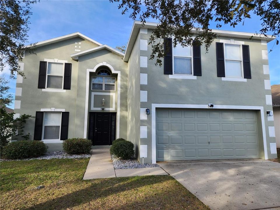 Recently Rented: $2,300 (4 beds, 2 baths, 2870 Square Feet)