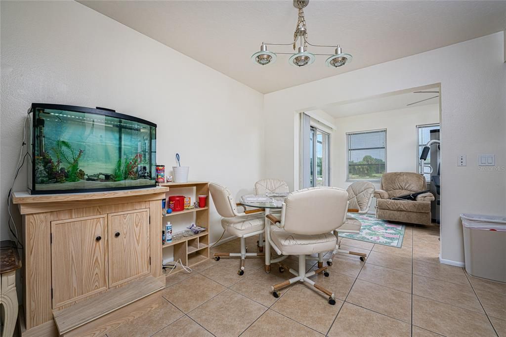 En Venta: $425,000 (3 camas, 0 baños, 2368 Pies cuadrados)