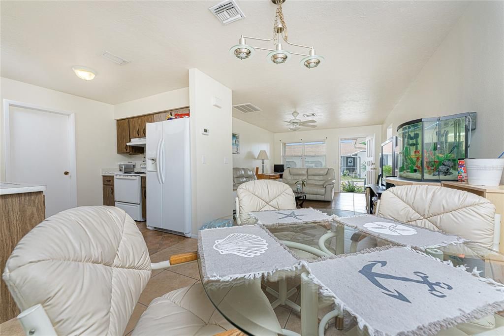 En Venta: $425,000 (3 camas, 0 baños, 2368 Pies cuadrados)