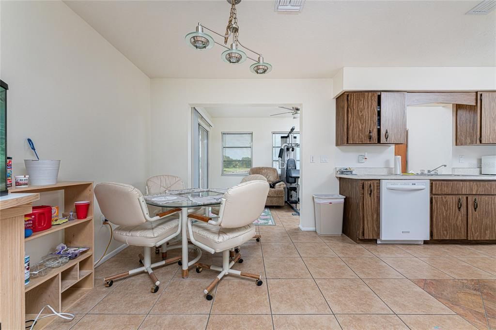 En Venta: $425,000 (3 camas, 0 baños, 2368 Pies cuadrados)