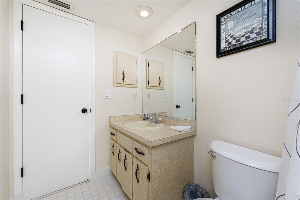 En Venta: $425,000 (3 camas, 0 baños, 2368 Pies cuadrados)