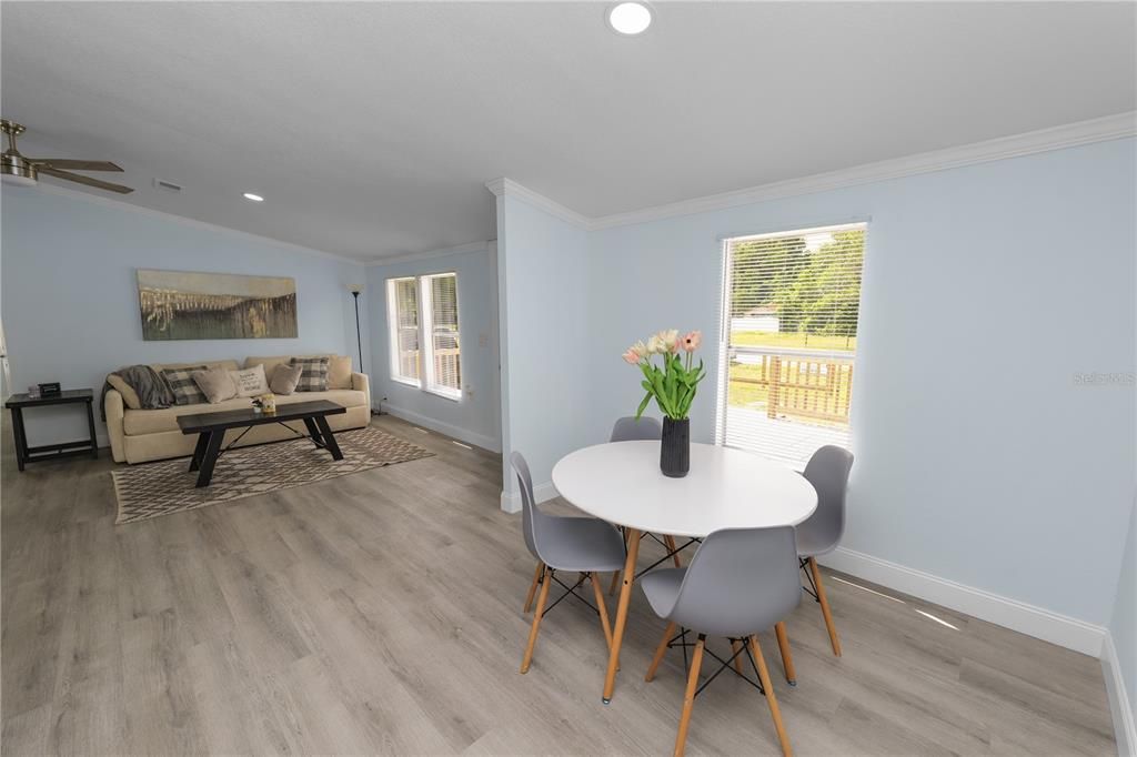 For Sale: $290,000 (3 beds, 2 baths, 1248 Square Feet)