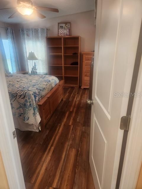 合同活跃: $189,900 (2 贝兹, 2 浴室, 1027 平方英尺)