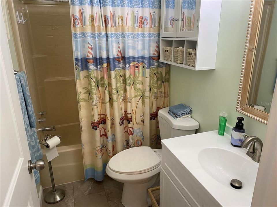 合同活跃: $189,900 (2 贝兹, 2 浴室, 1027 平方英尺)