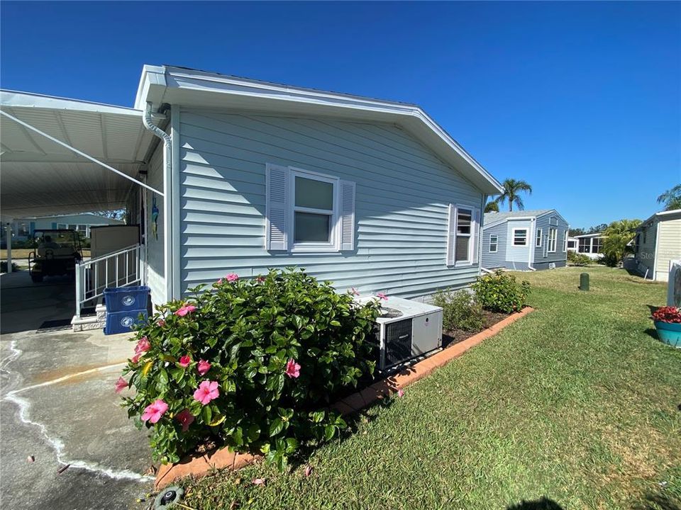 合同活跃: $189,900 (2 贝兹, 2 浴室, 1027 平方英尺)