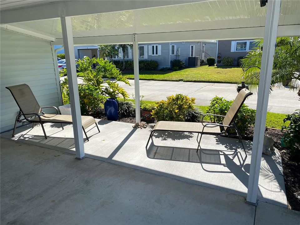 合同活跃: $189,900 (2 贝兹, 2 浴室, 1027 平方英尺)