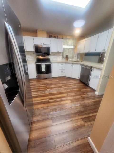 合同活跃: $189,900 (2 贝兹, 2 浴室, 1027 平方英尺)