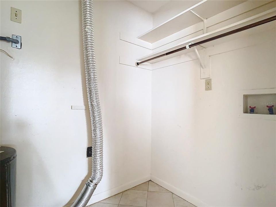 待售: $360,000 (2 贝兹, 1 浴室, 816 平方英尺)