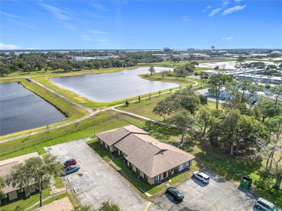 待售: $360,000 (2 贝兹, 1 浴室, 816 平方英尺)