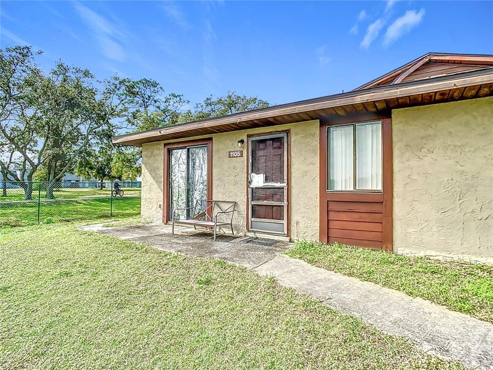 待售: $360,000 (2 贝兹, 1 浴室, 816 平方英尺)