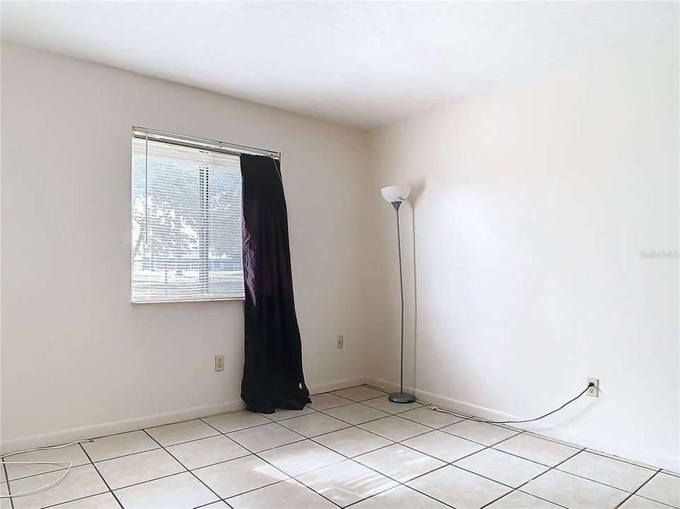 待售: $360,000 (2 贝兹, 1 浴室, 816 平方英尺)