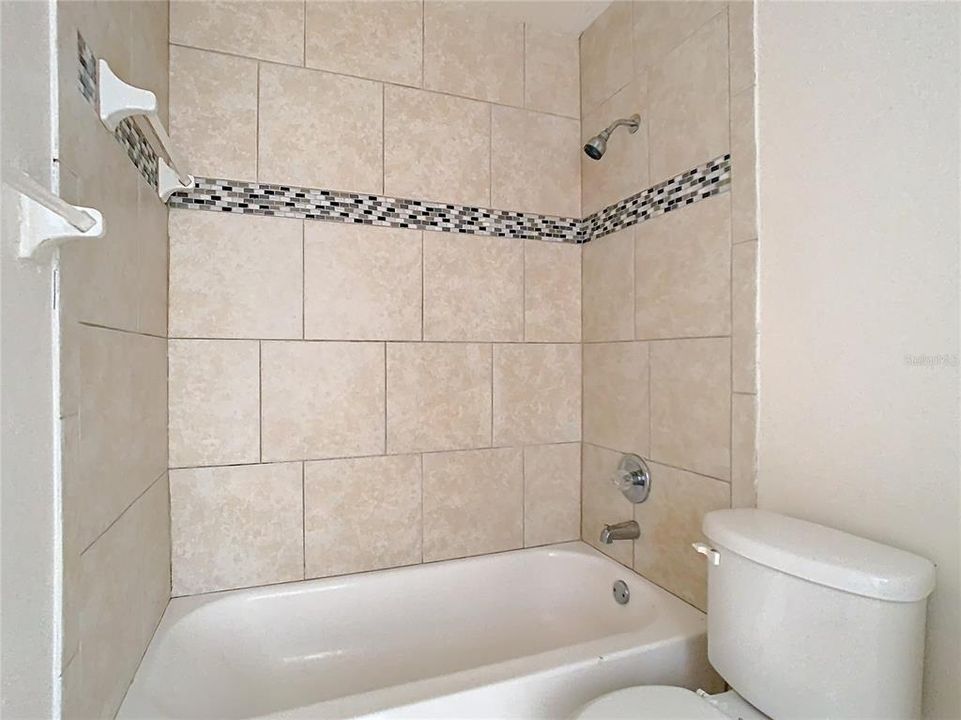 待售: $360,000 (2 贝兹, 1 浴室, 816 平方英尺)