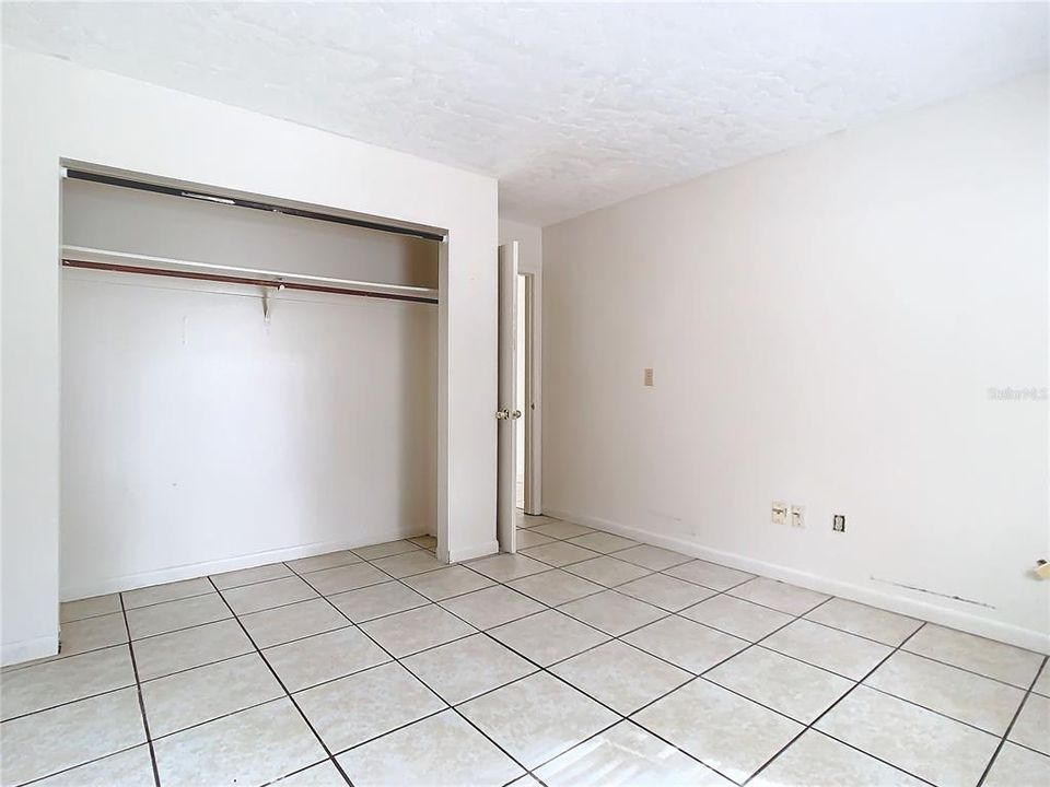 待售: $360,000 (2 贝兹, 1 浴室, 816 平方英尺)