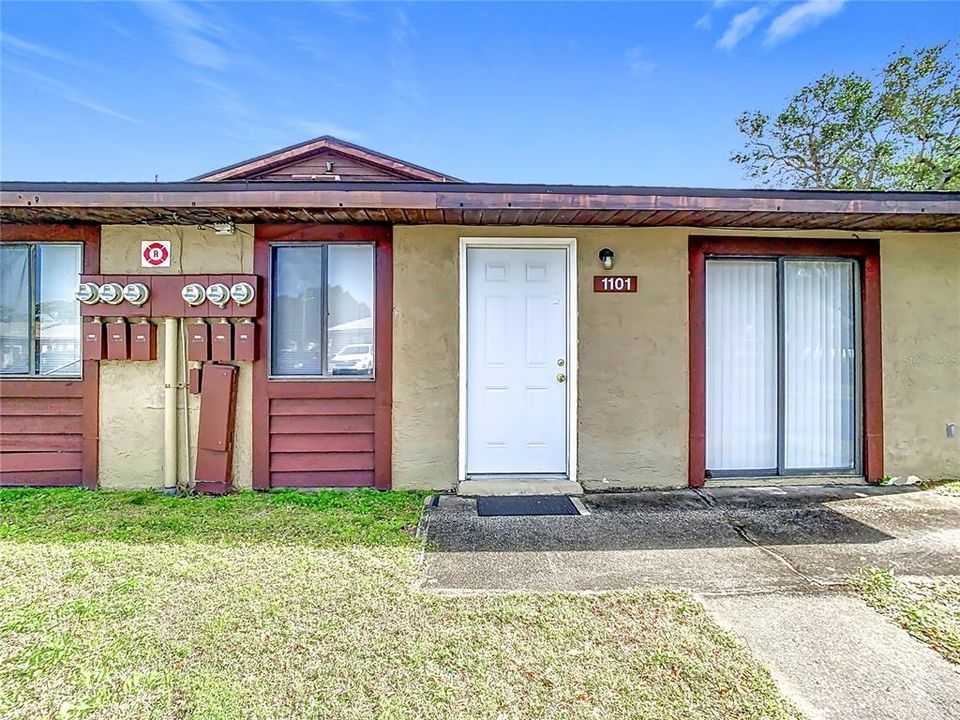 待售: $360,000 (2 贝兹, 1 浴室, 816 平方英尺)