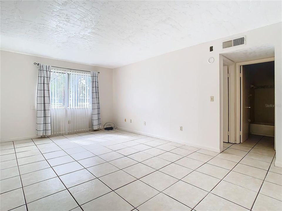 待售: $360,000 (2 贝兹, 1 浴室, 816 平方英尺)