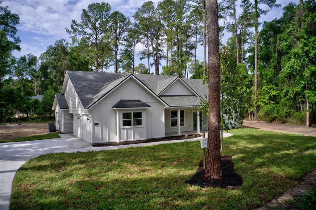 Recently Sold: $489,000 (3 beds, 3 baths, 2221 Square Feet)