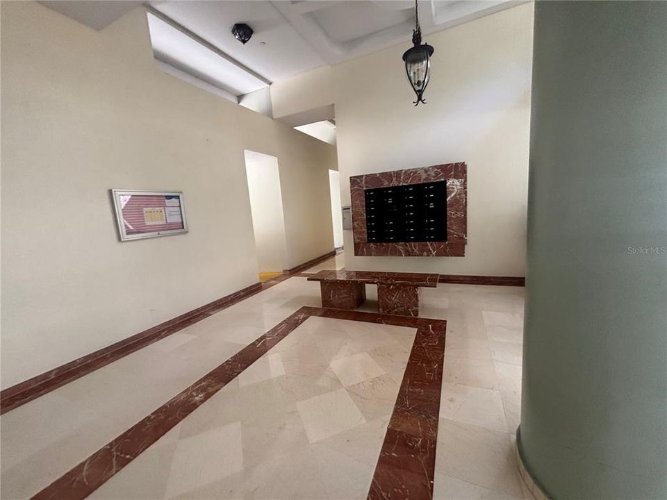 Activo con contrato: $2,300 (2 camas, 2 baños, 1650 Pies cuadrados)