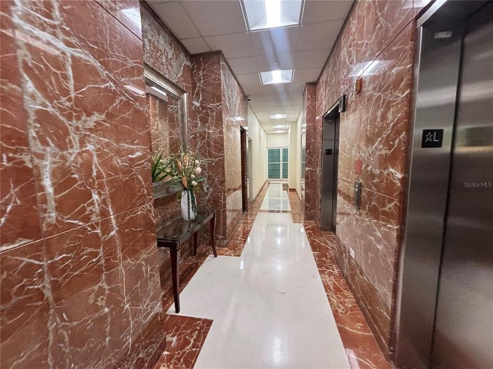 Activo con contrato: $2,300 (2 camas, 2 baños, 1650 Pies cuadrados)