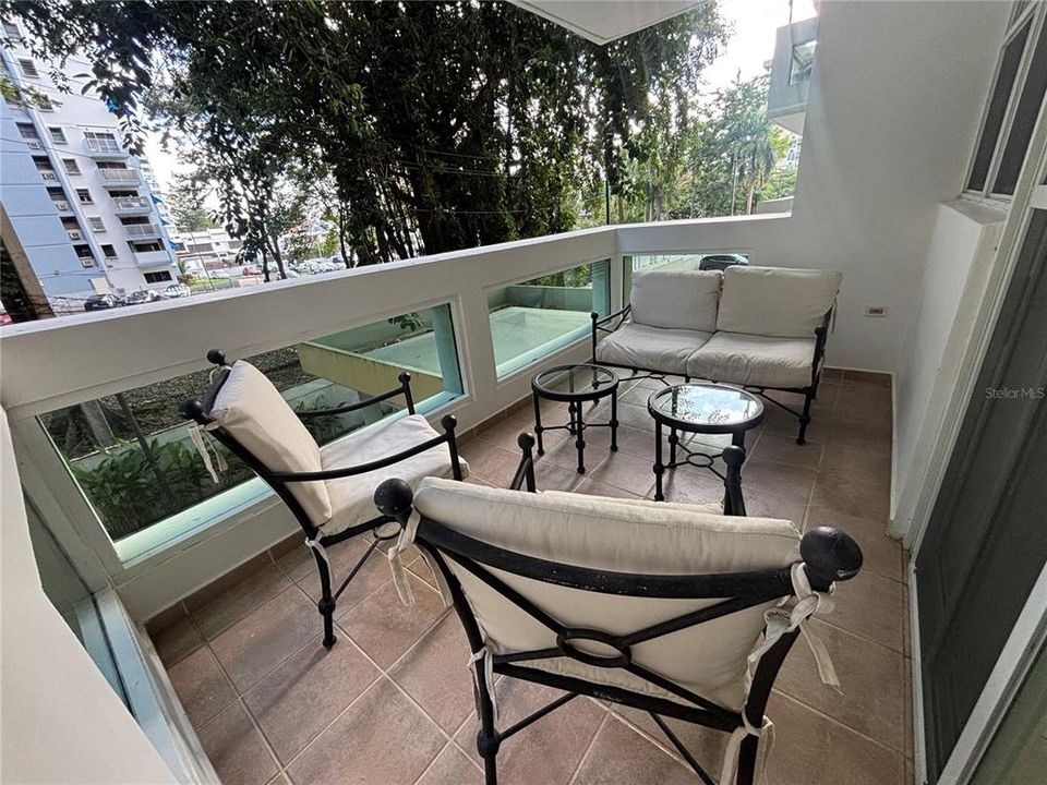 Activo con contrato: $2,300 (2 camas, 2 baños, 1650 Pies cuadrados)