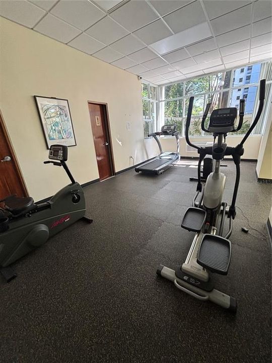 Activo con contrato: $2,300 (2 camas, 2 baños, 1650 Pies cuadrados)