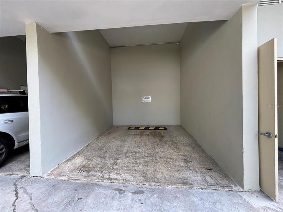 Activo con contrato: $2,300 (2 camas, 2 baños, 1650 Pies cuadrados)