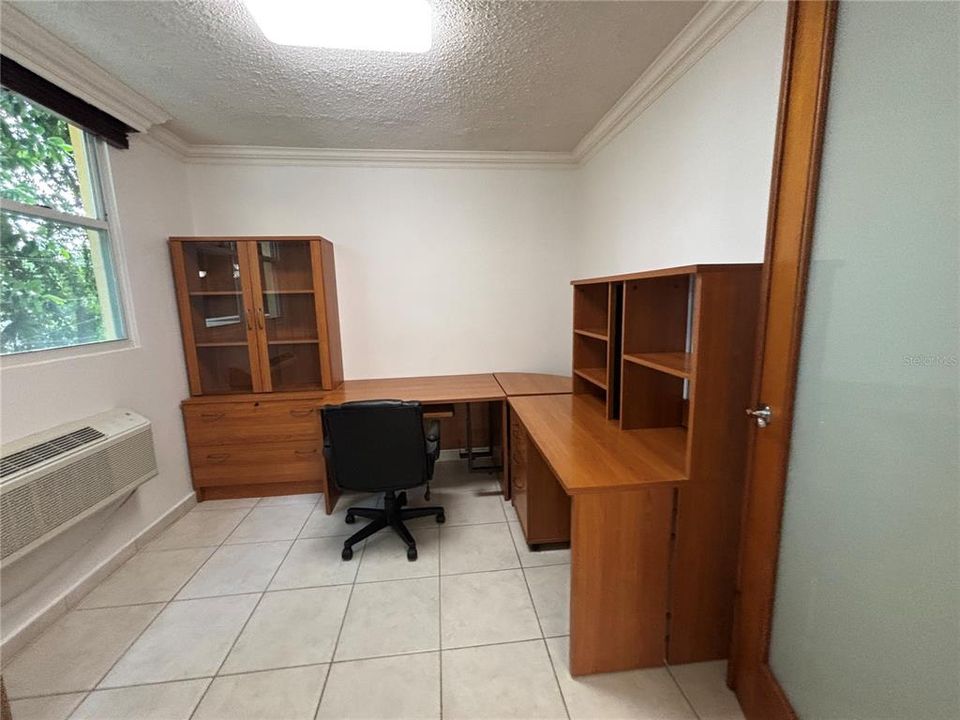 Activo con contrato: $2,300 (2 camas, 2 baños, 1650 Pies cuadrados)