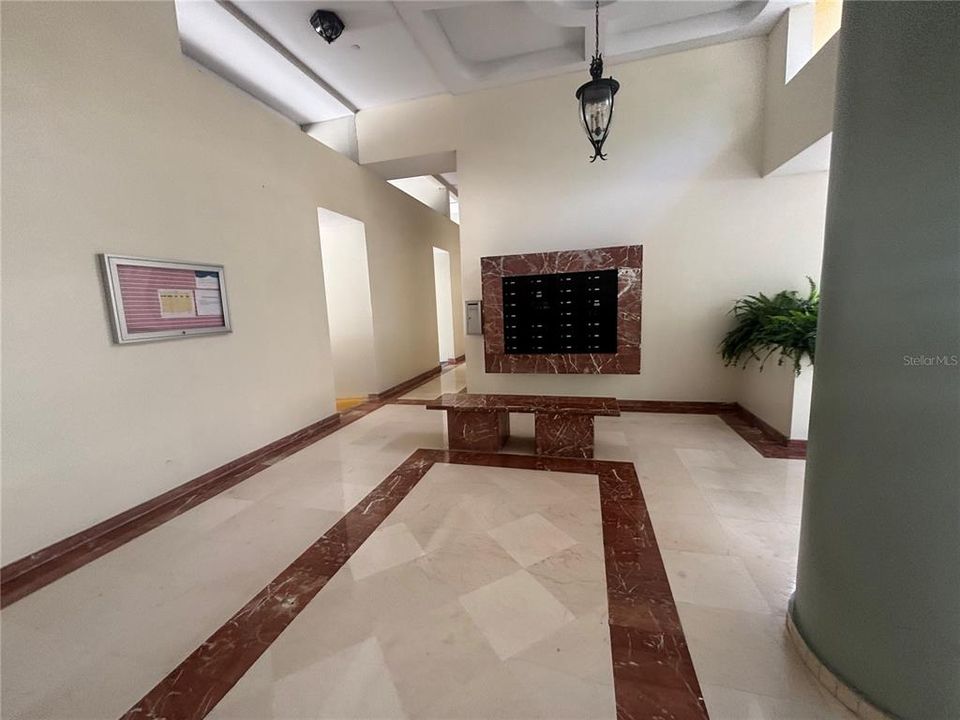 Activo con contrato: $2,300 (2 camas, 2 baños, 1650 Pies cuadrados)