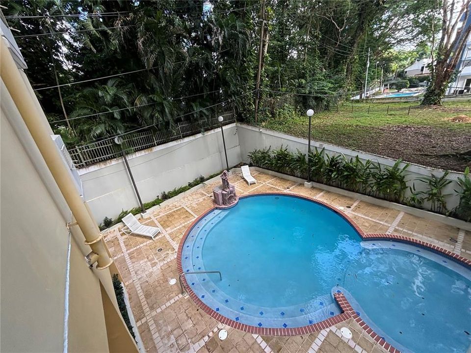 Activo con contrato: $2,300 (2 camas, 2 baños, 1650 Pies cuadrados)