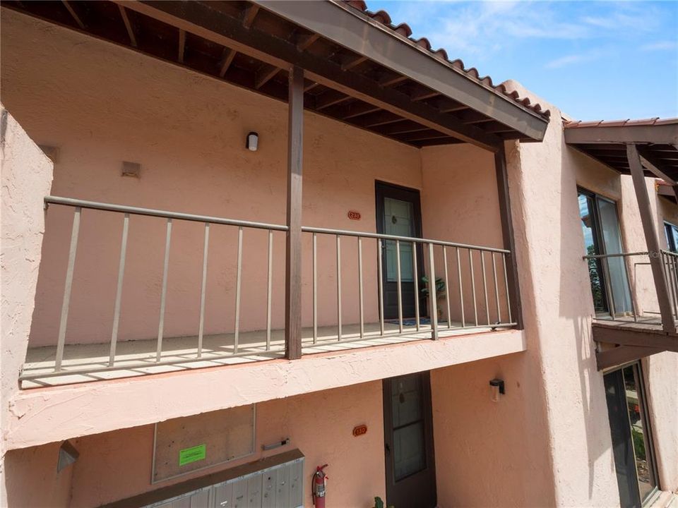 For Sale: $104,000 (2 beds, 2 baths, 954 Square Feet)