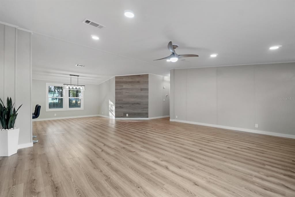 For Sale: $253,000 (3 beds, 2 baths, 1680 Square Feet)