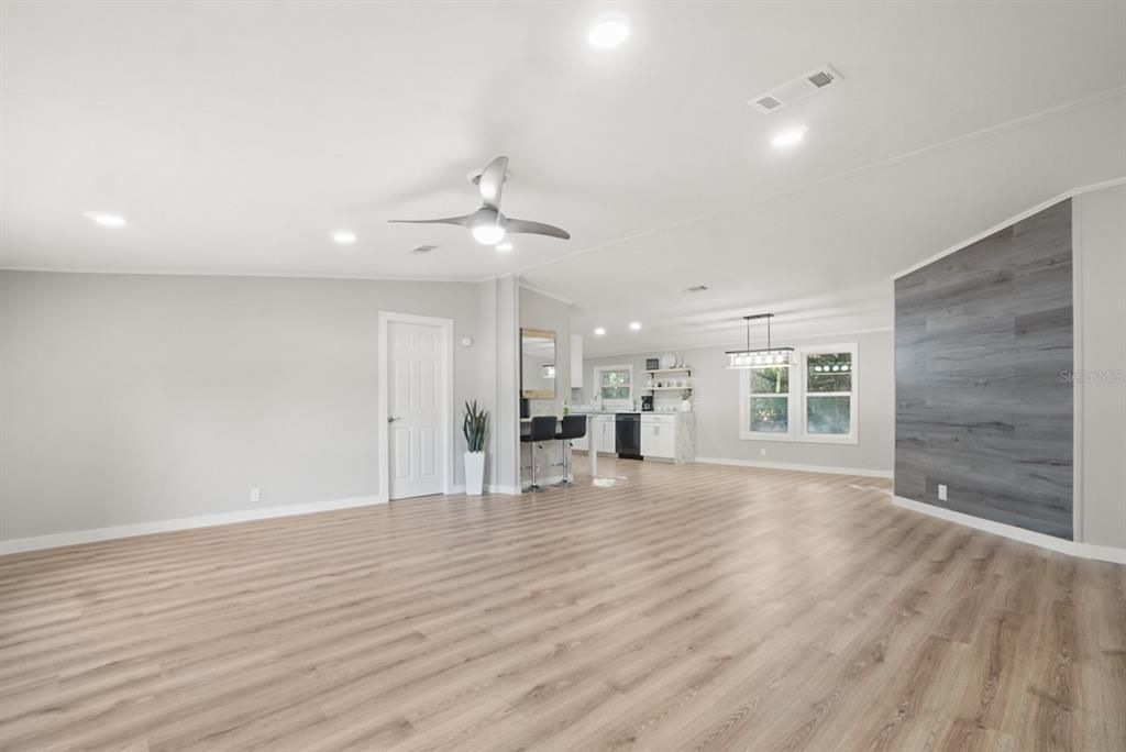 For Sale: $253,000 (3 beds, 2 baths, 1680 Square Feet)