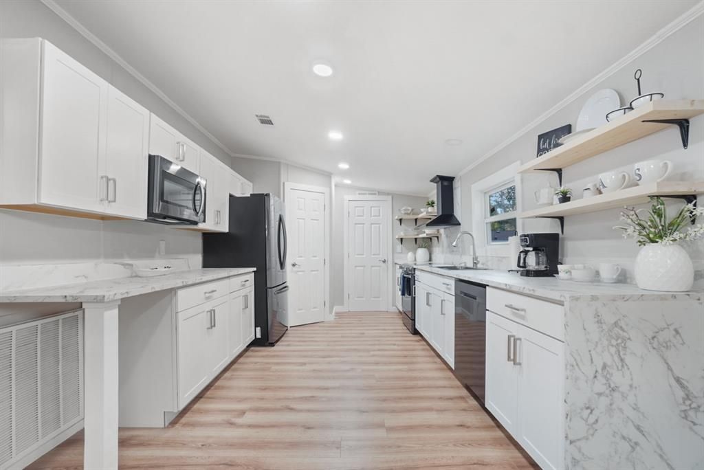 For Sale: $253,000 (3 beds, 2 baths, 1680 Square Feet)