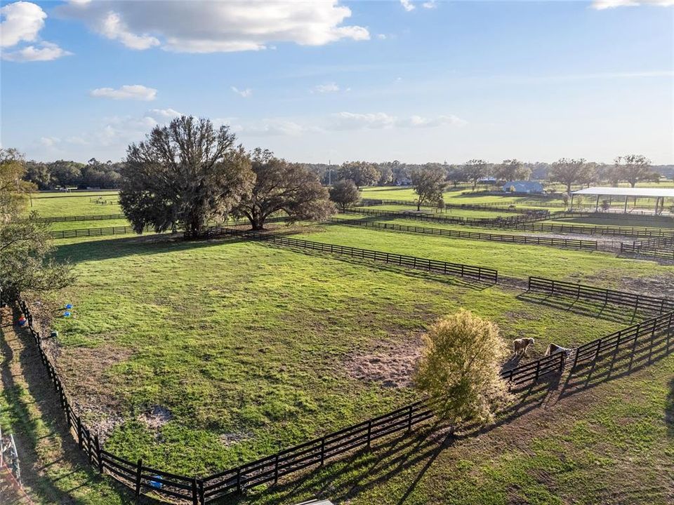 For Sale: $875,000 (1 beds, 1 baths, 400 Square Feet)