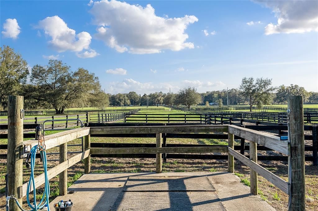 For Sale: $875,000 (1 beds, 1 baths, 400 Square Feet)
