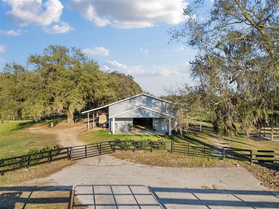 For Sale: $875,000 (1 beds, 1 baths, 400 Square Feet)