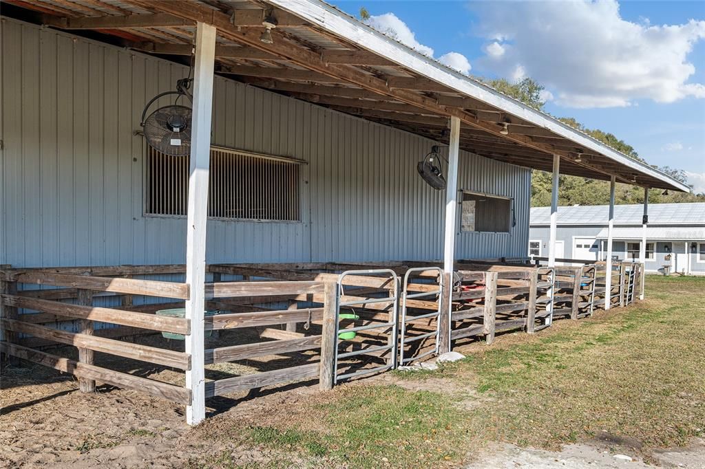 For Sale: $875,000 (1 beds, 1 baths, 400 Square Feet)