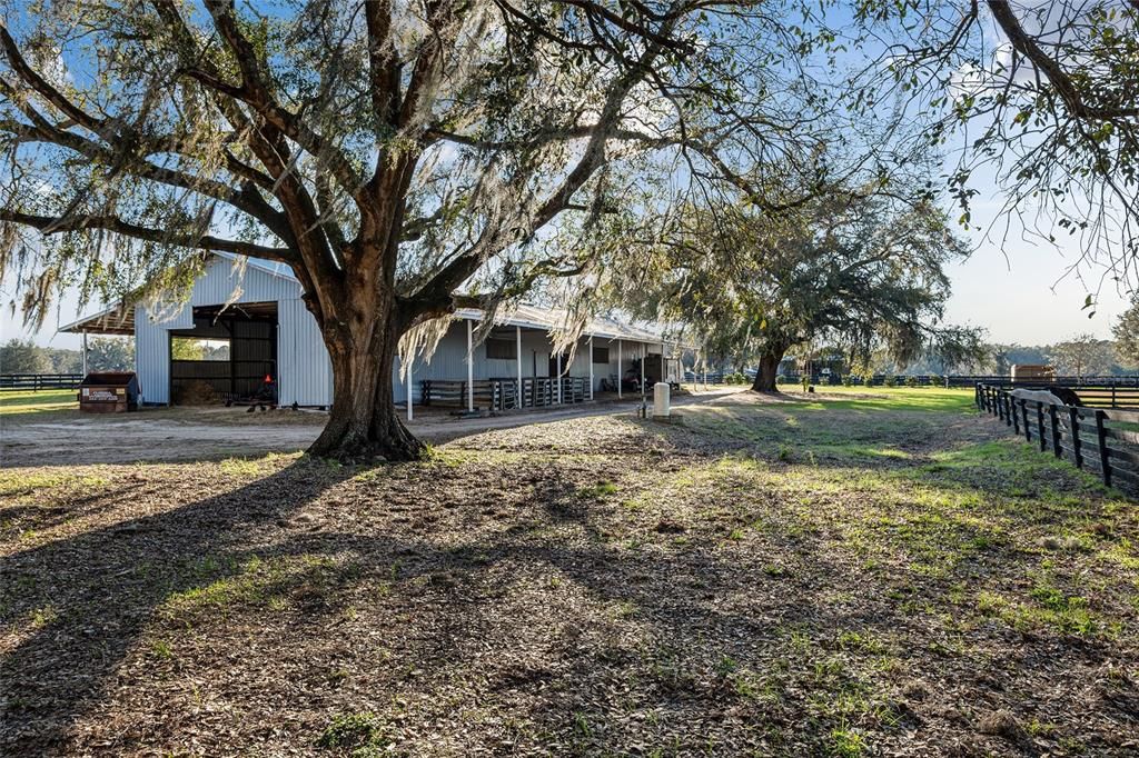 For Sale: $875,000 (1 beds, 1 baths, 400 Square Feet)