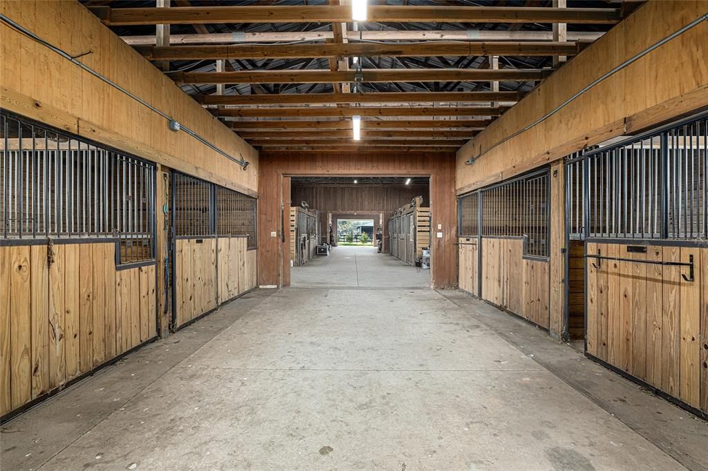 For Sale: $875,000 (1 beds, 1 baths, 400 Square Feet)
