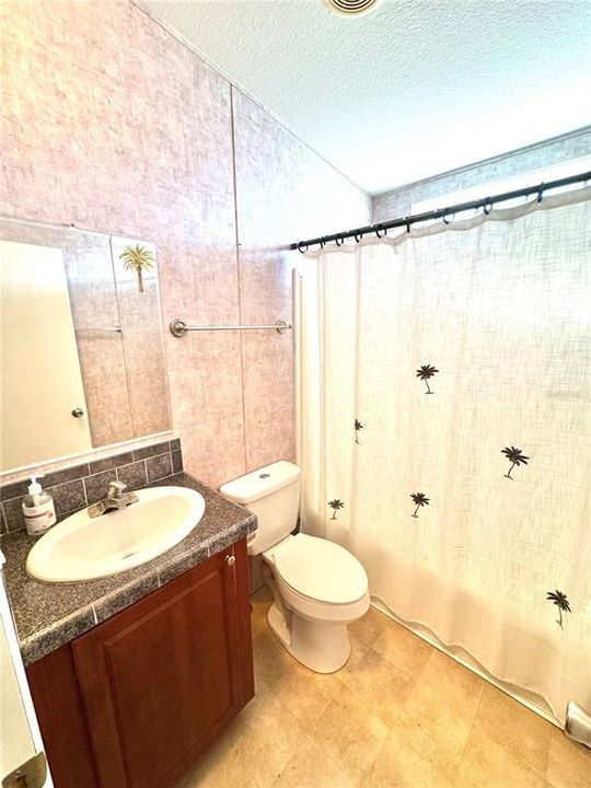 Activo con contrato: $190,000 (3 camas, 2 baños, 1504 Pies cuadrados)
