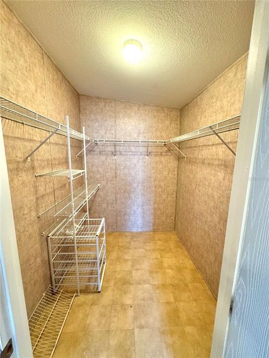 Activo con contrato: $190,000 (3 camas, 2 baños, 1504 Pies cuadrados)