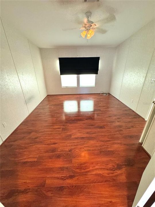 Activo con contrato: $190,000 (3 camas, 2 baños, 1504 Pies cuadrados)
