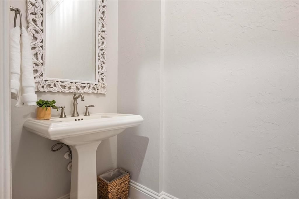 На продажу: $2,799,000 (3 спален, 3 ванн, 4084 Квадратных фут)