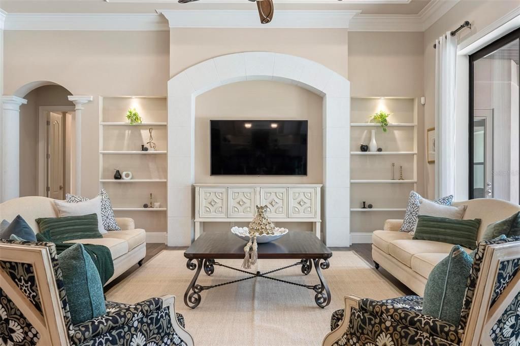 На продажу: $2,799,000 (3 спален, 3 ванн, 4084 Квадратных фут)