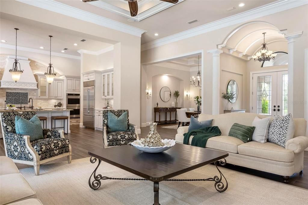 На продажу: $2,799,000 (3 спален, 3 ванн, 4084 Квадратных фут)